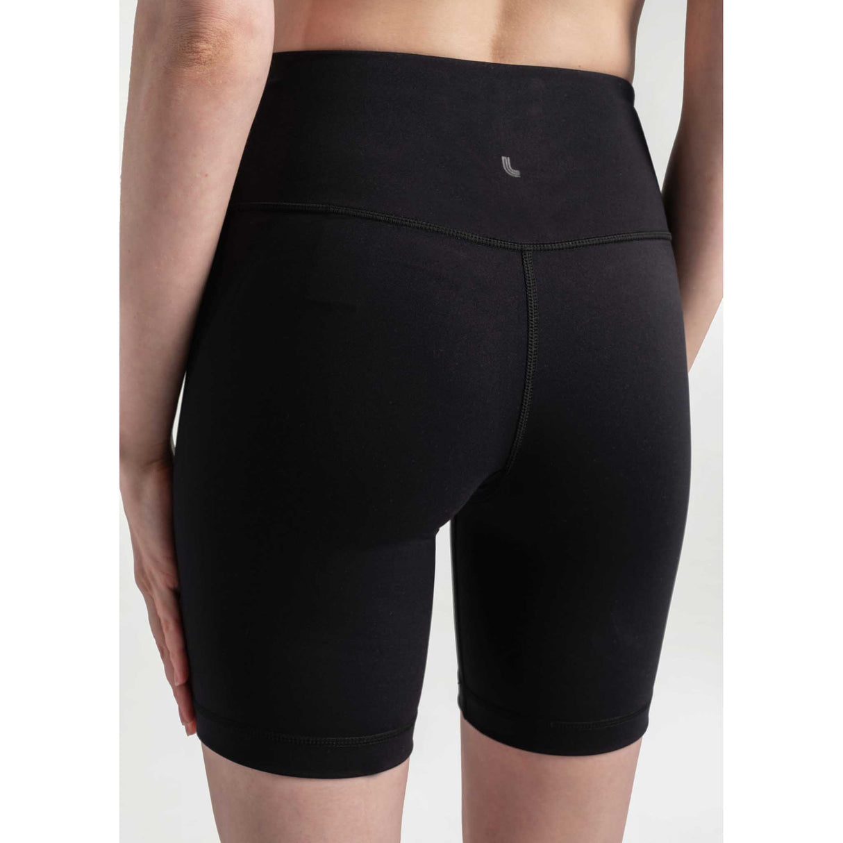 Lolë Comfort Stretch Bike Short femme dos-noir