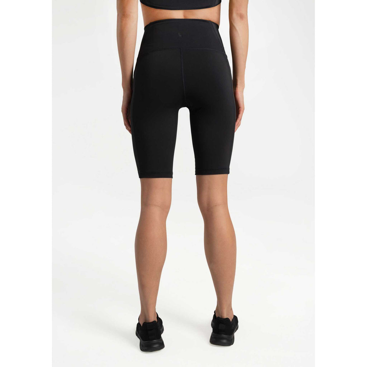 Lolë Short cycliste Step Up femme dos- noir