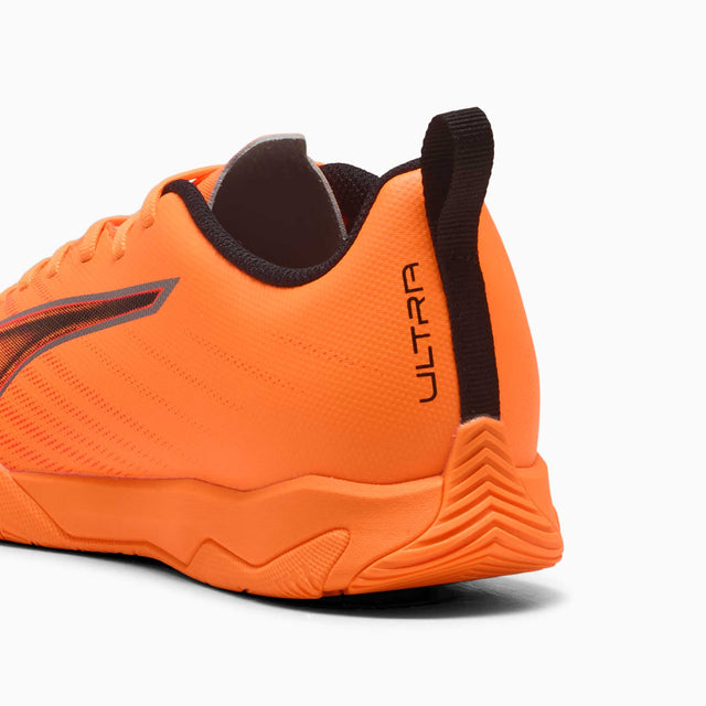 Puma Puma Ultra 6 Play IT junior chaussures soccer intérieur pour enfant