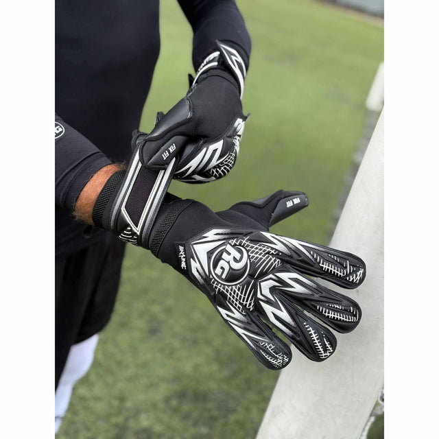 RG Goalkeeper gloves RG Goalkeeper Gloves Samurai Blackout CHR gants de gardien de but de soccer