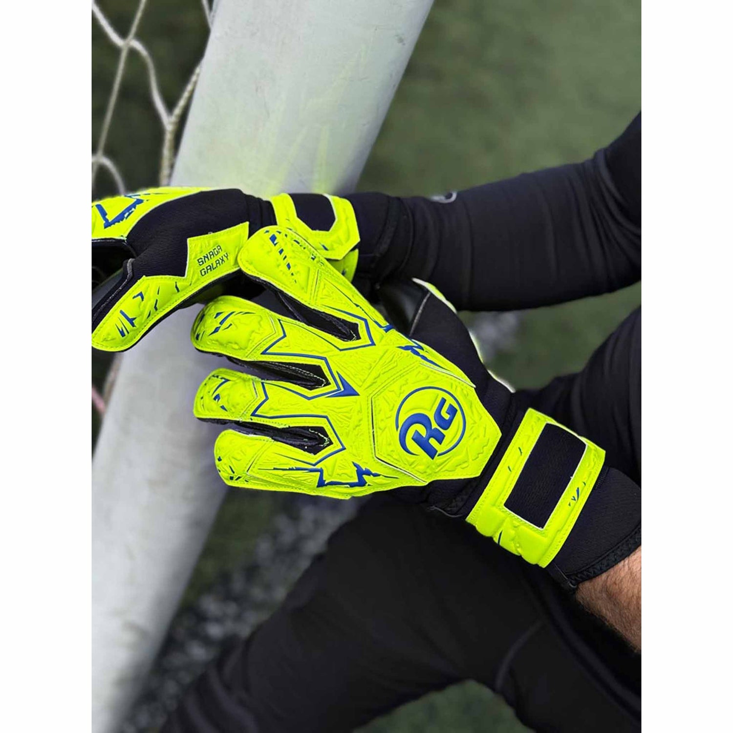 RG Goalkeeper gloves RG Goalkeeper Gloves Snaga Galaxy gants de gardien de but de soccer