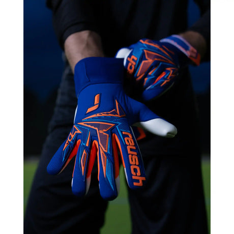 Reusch Attrakt Freegel Fusion Goaliator gants de gardien de soccer - Sharp Blue / Shocking Orange