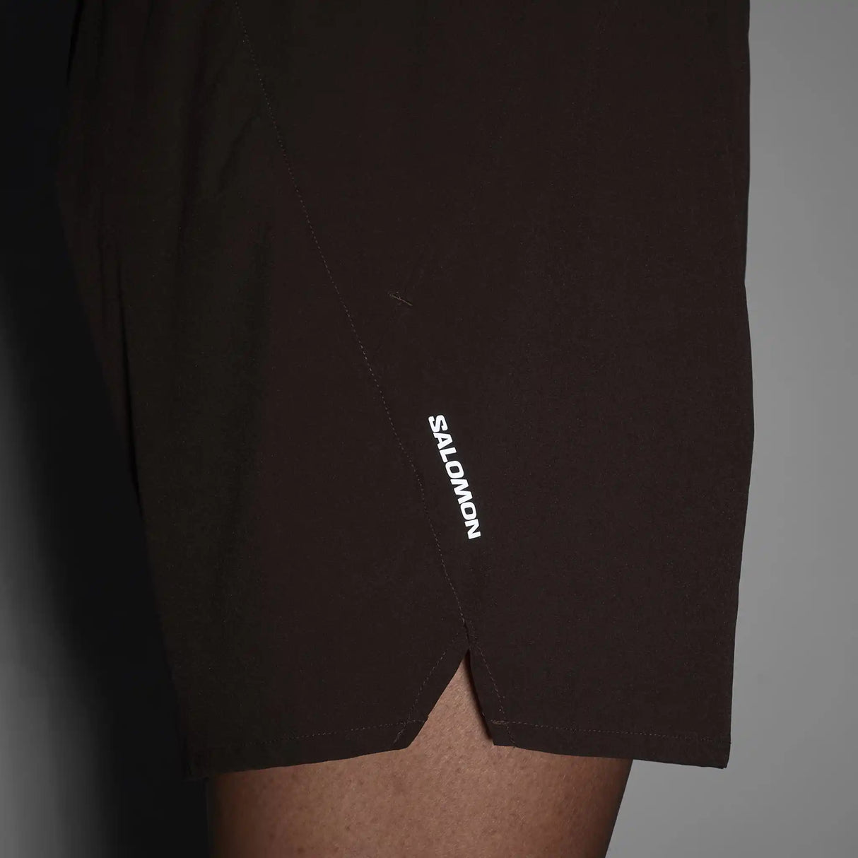 Salomon SHAKEout Core 5 po short de course à pied pour homme - Coffee Bean