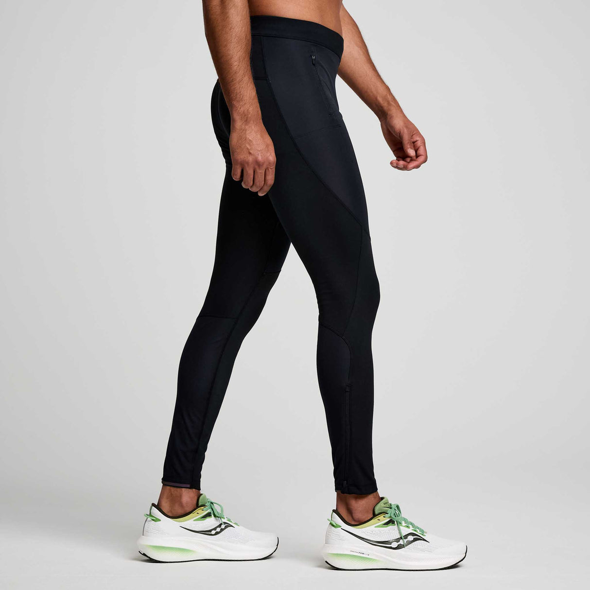 Saucony Runshield legging chaud de course à pied homme lateral droit- noir