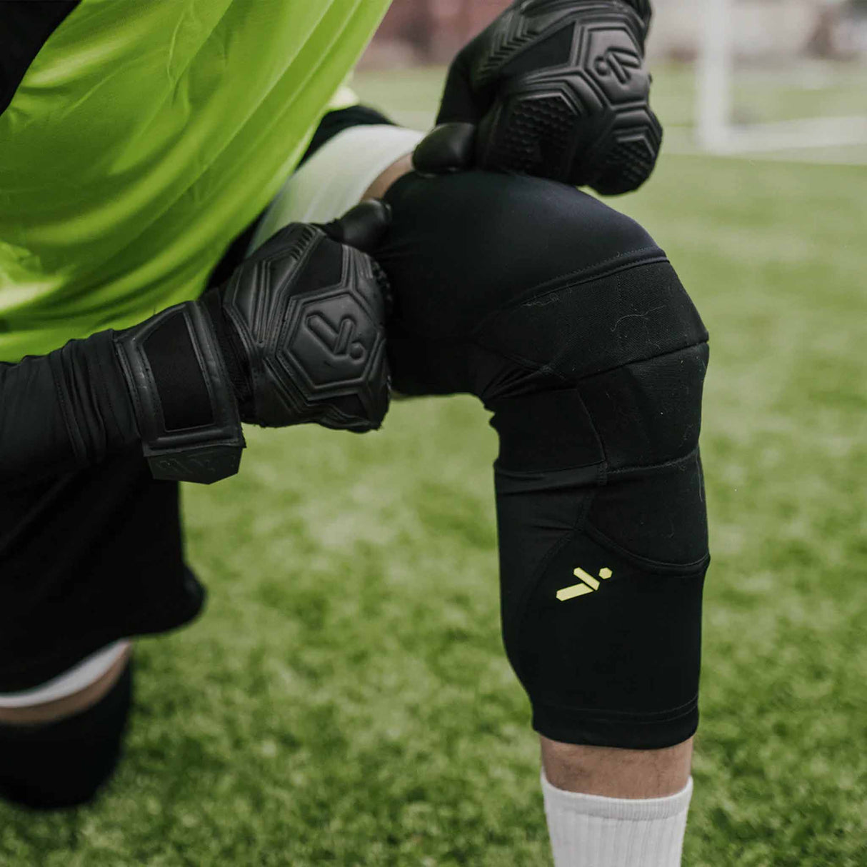 Storelli BodyShield Knee Guards - Black