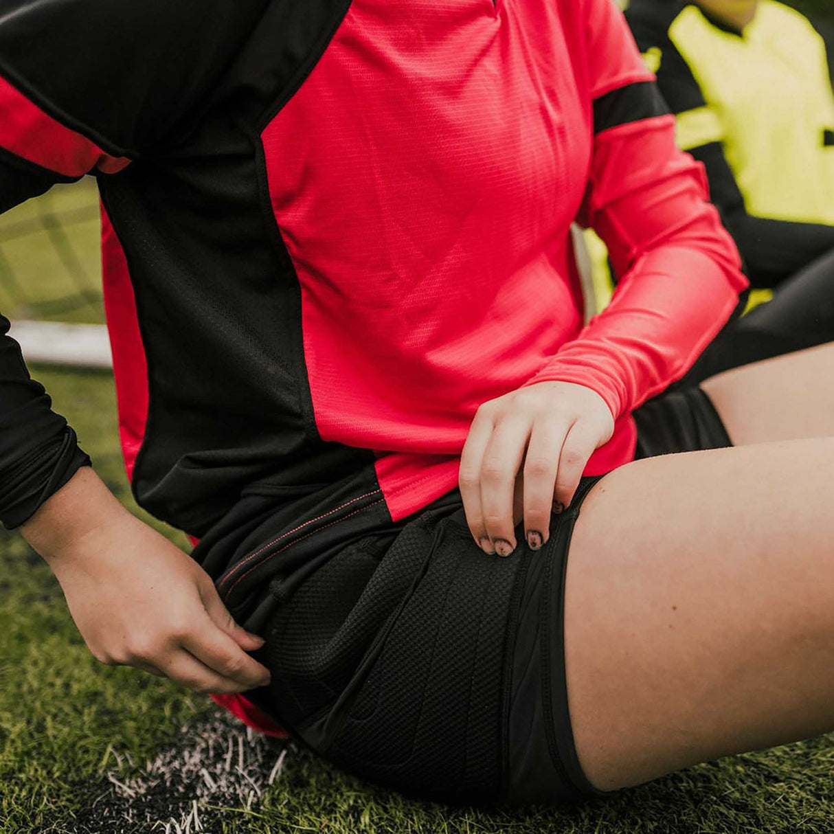 Storelli BodyShield Impact Sliders cuissards de protection pour joueuses de soccer - live 2