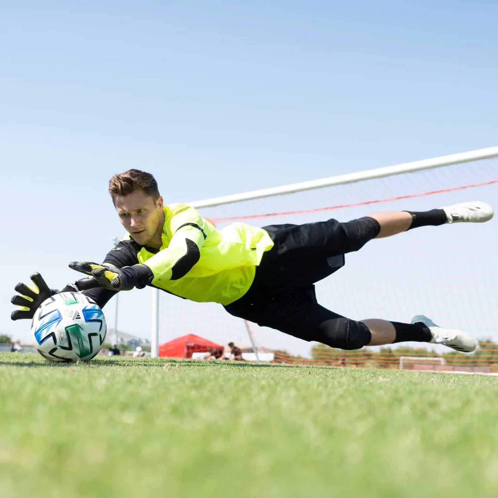 Storelli Storelli Silencer Menace gants de gardien de but de soccer