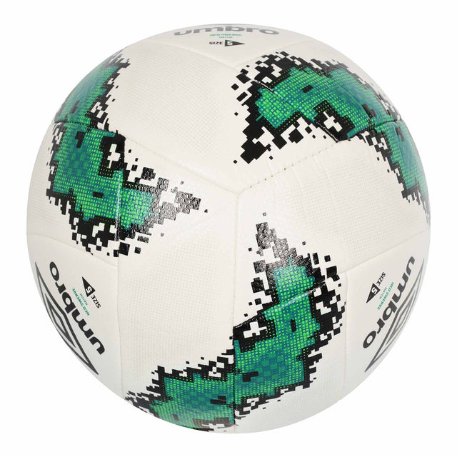 Umbro Umbro Neo Swerve Match ballon de soccer
