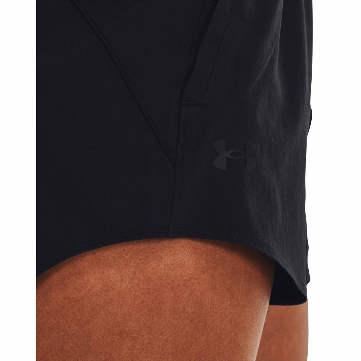 UA Flex short tissé 8 cm femme jambe - noir