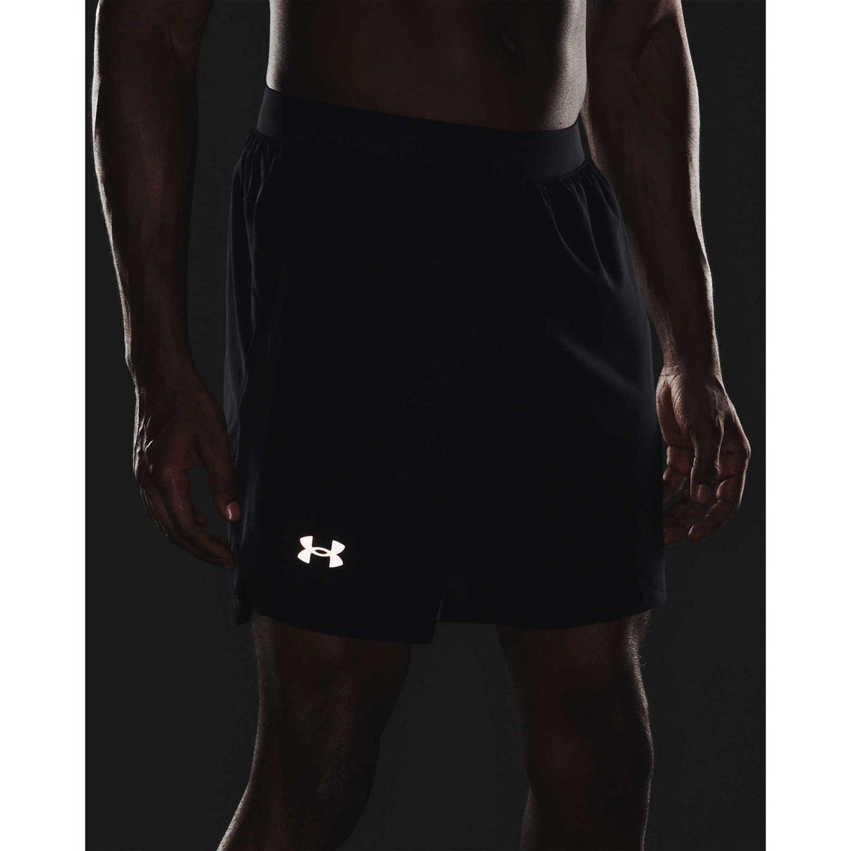 Under Armour Launch 7 pouces shorts homme logo refléchissant- Black / Reflective