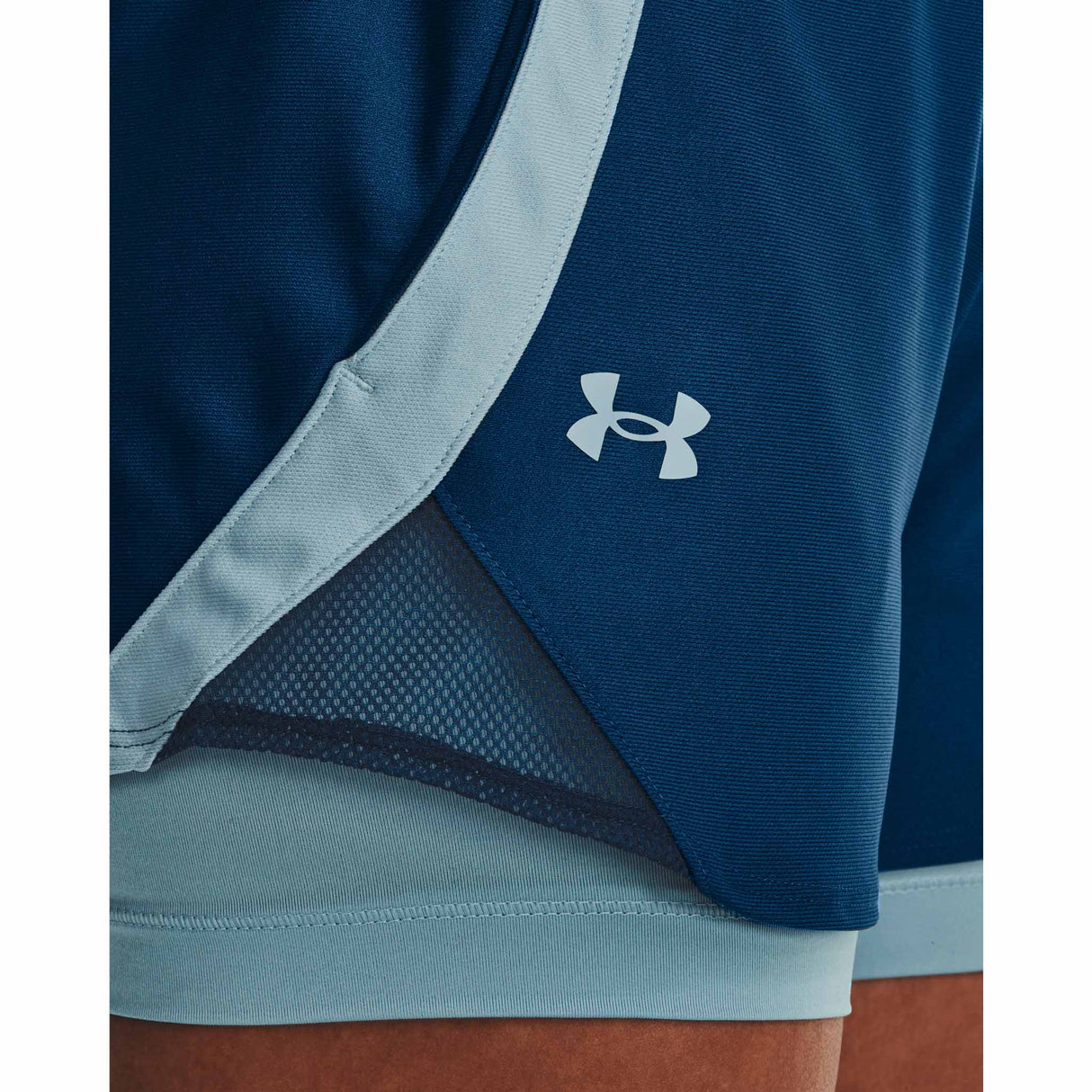 Under Armour Play Up 2-en-1 shorts pour femme - Varsity Blue / Blizzard