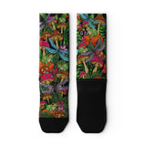 Outway Unfrog-ettable Forest Crew unisex running sock - Green / Multicolour - flat lay pair