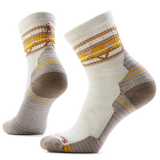 Mi-chaussette de randonnée Smartwool Fox Meadow pour femme en laine mérinos, coloris taupe naturel avec motif renard et montagnes