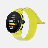 Montre GPS de course Suunto Run, coloris Lime (bracelet textile) — vue de trois-quarts droite