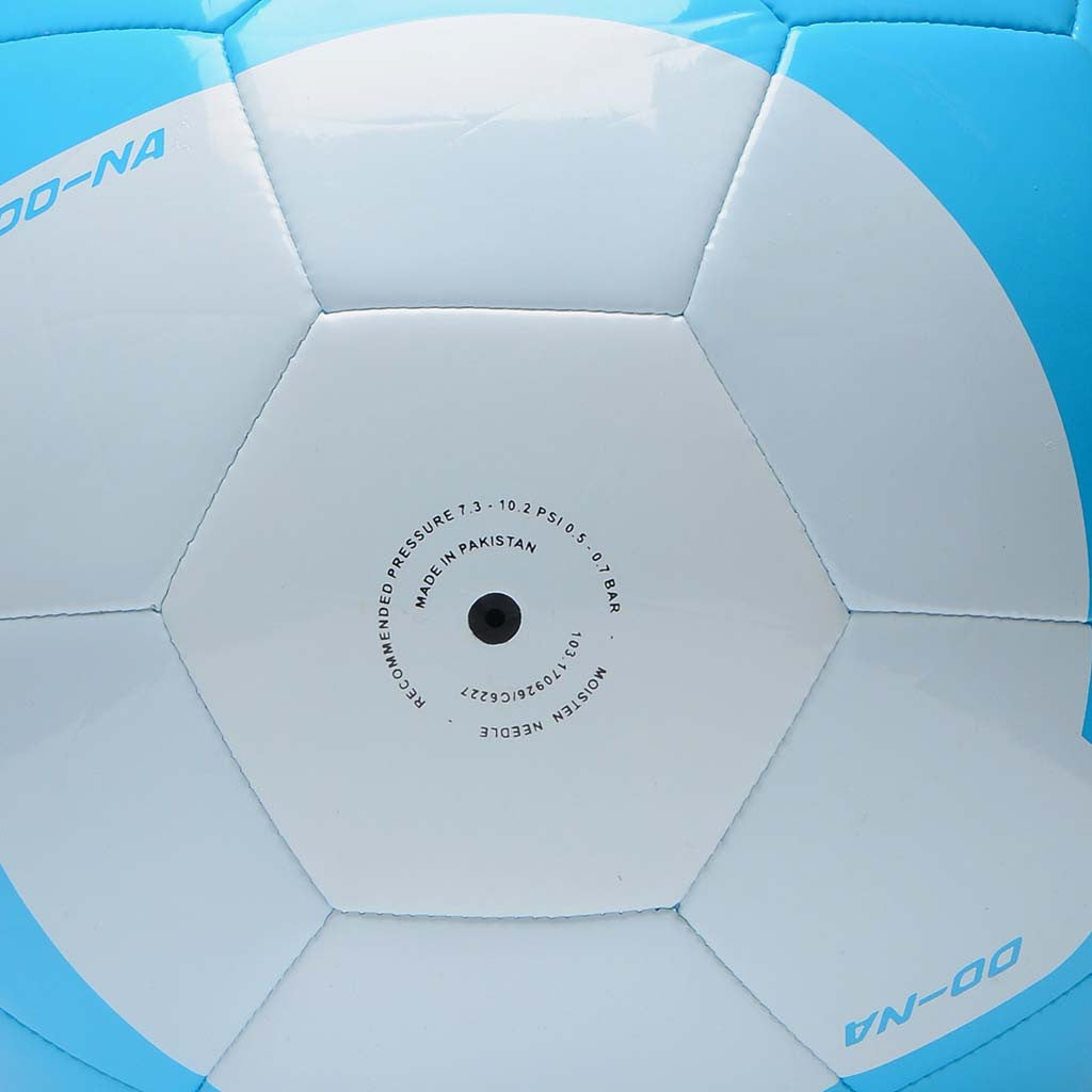 Diadora DD-NA ballon de soccer  bleu blanc closeup