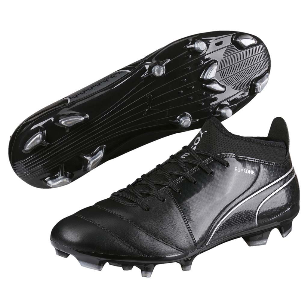 Chaussure de soccer Puma ONE 17.3 FG black vue paire