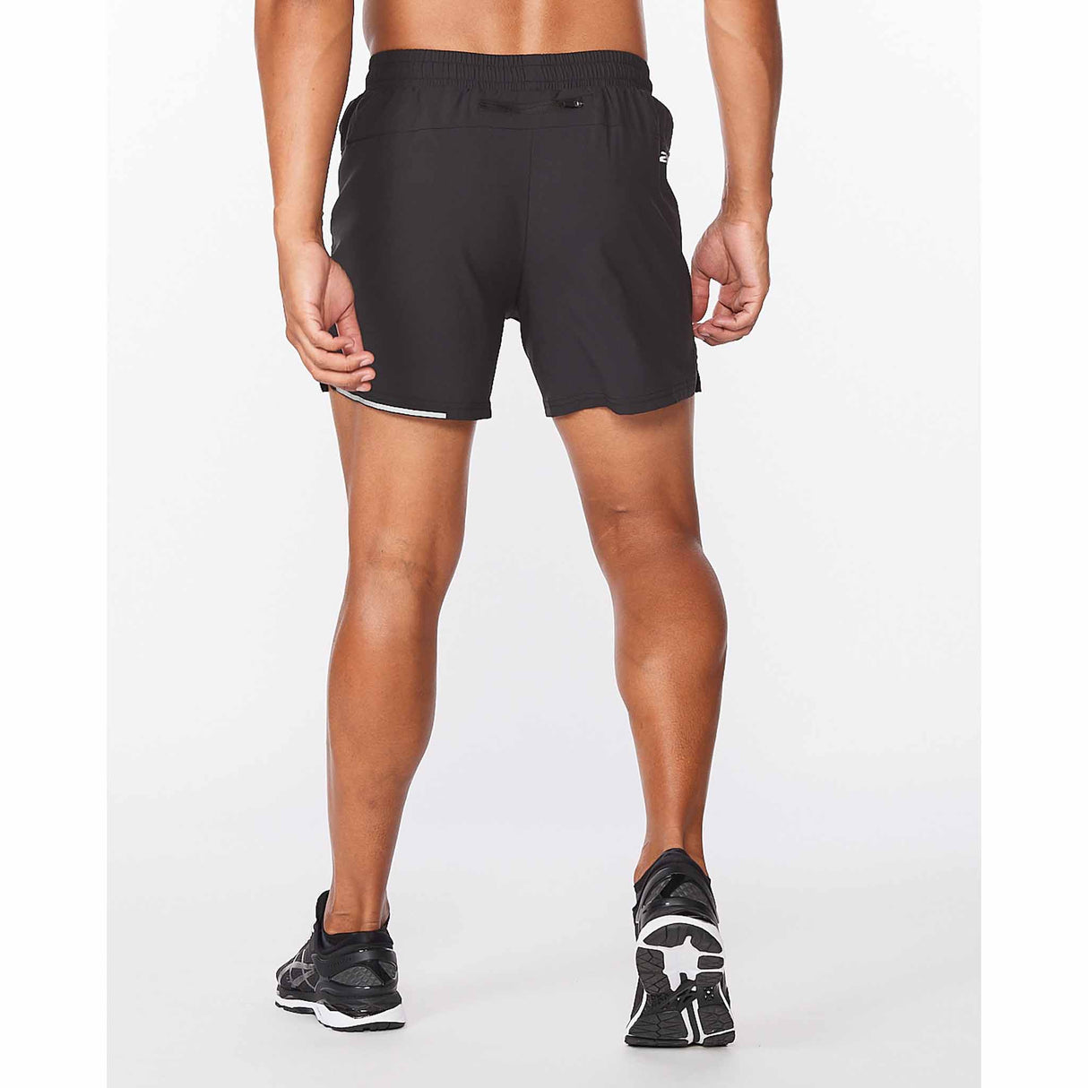 2XU Aero 5" Short de course à pied pour homme noir vue de dos