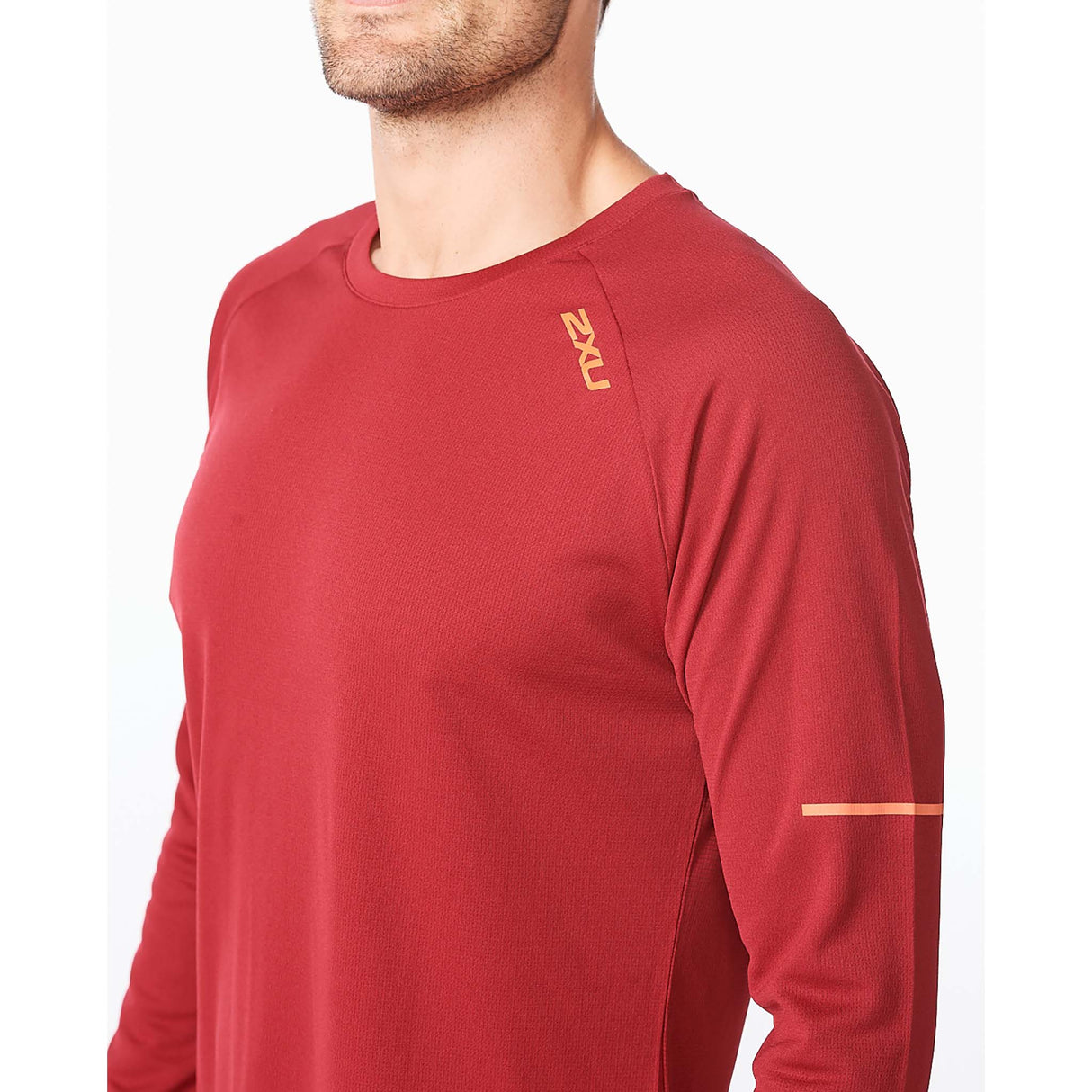 2XU chandail sport Aero à manches longues rouge pour homme col