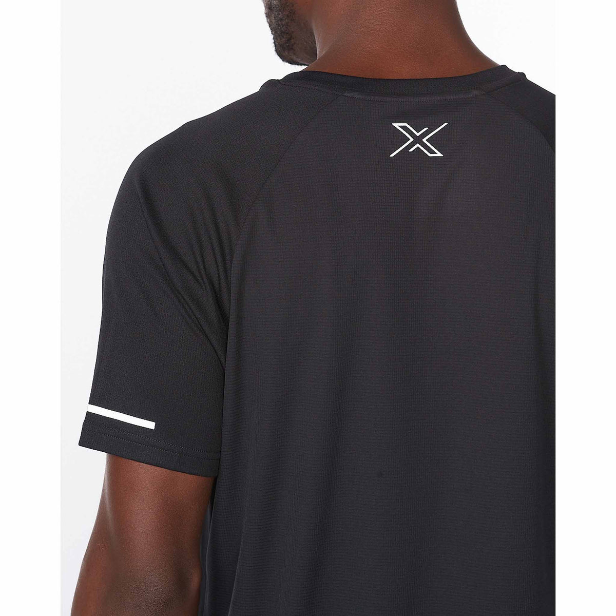 2XU Aero Tee t-shirt de course à pied pour homme black vue de près dos