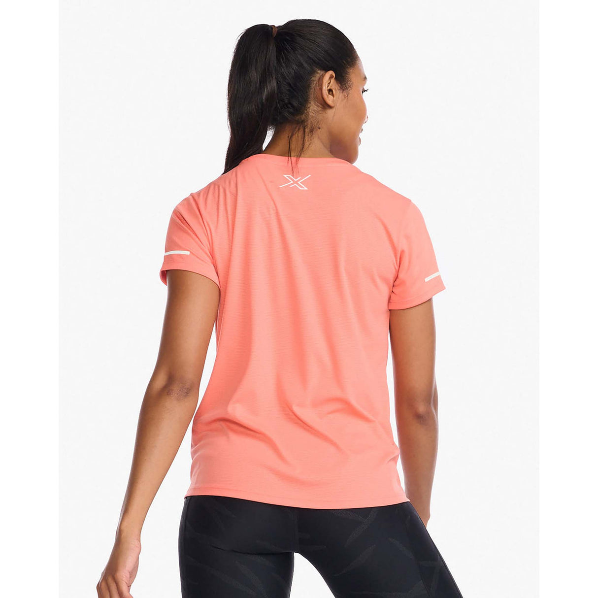 2XU Aero Tee t-shirt de course à pied hypercoral femme dos