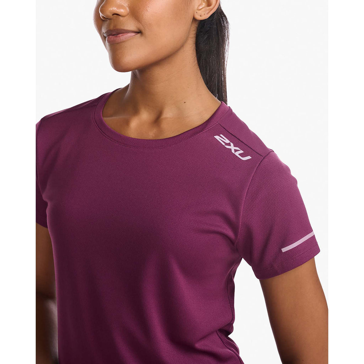 2XU Aero Tee t-shirt de course à pied mulberry femme col