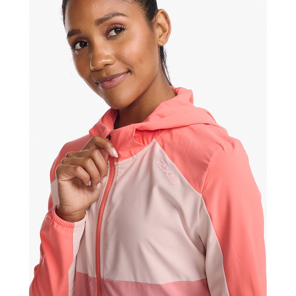 2XU Areo jacket de course hyper coral femme col