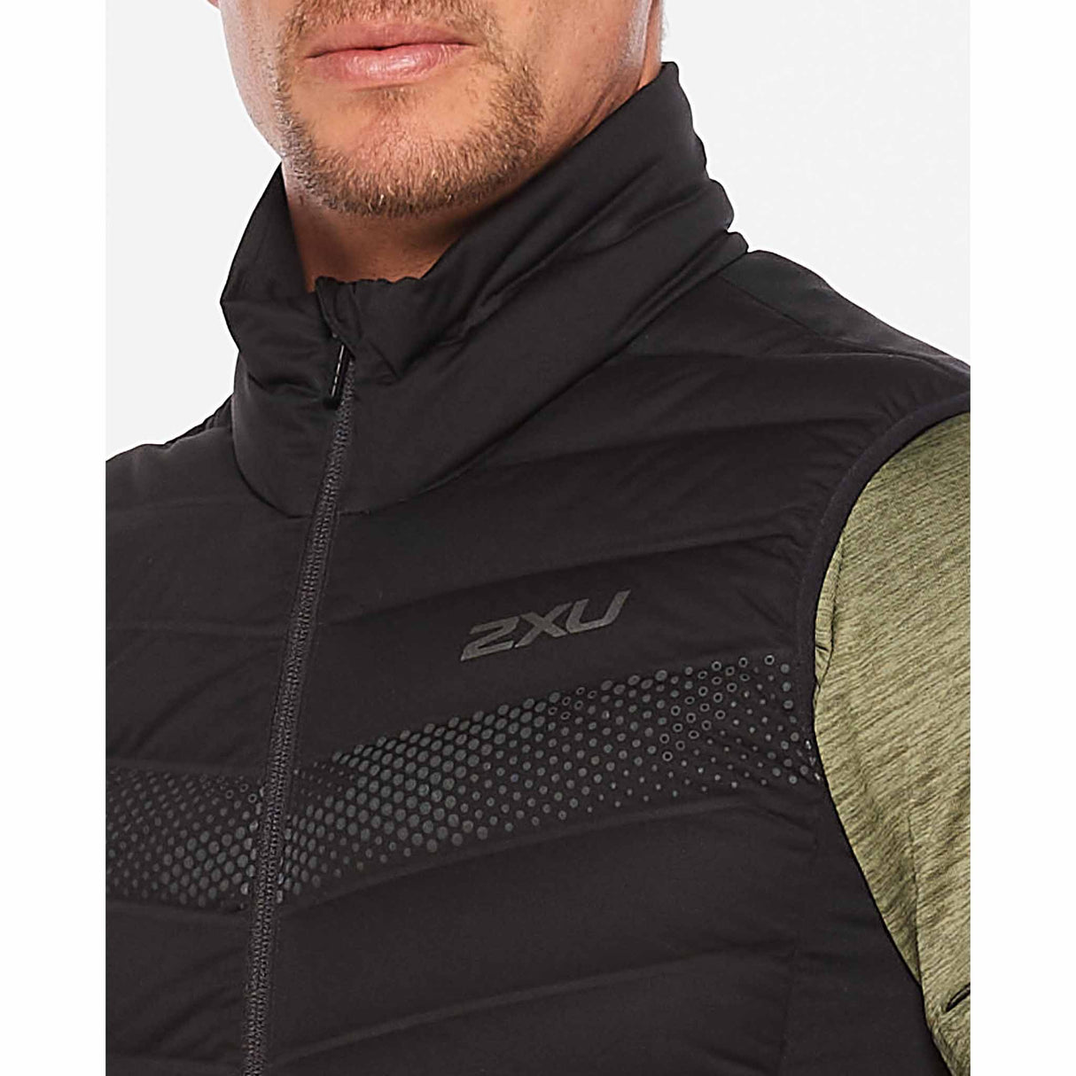 2XU Ignition Insulation Veste sans manches pour homme vue de près