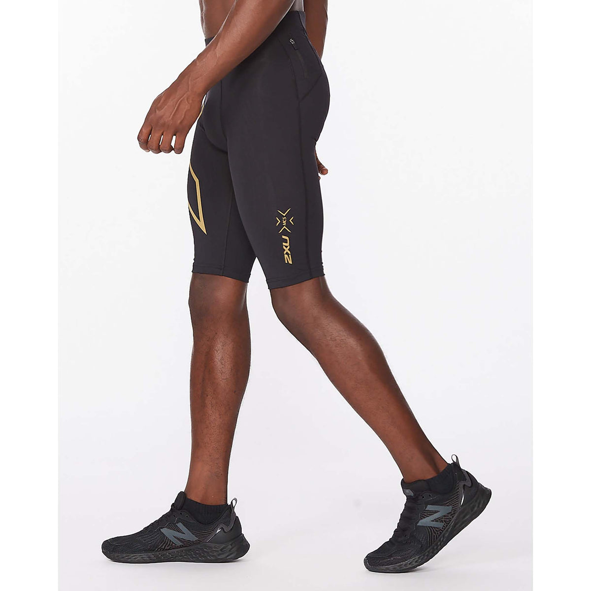 2XU Light Speed shorts de compression noir or homme lateral