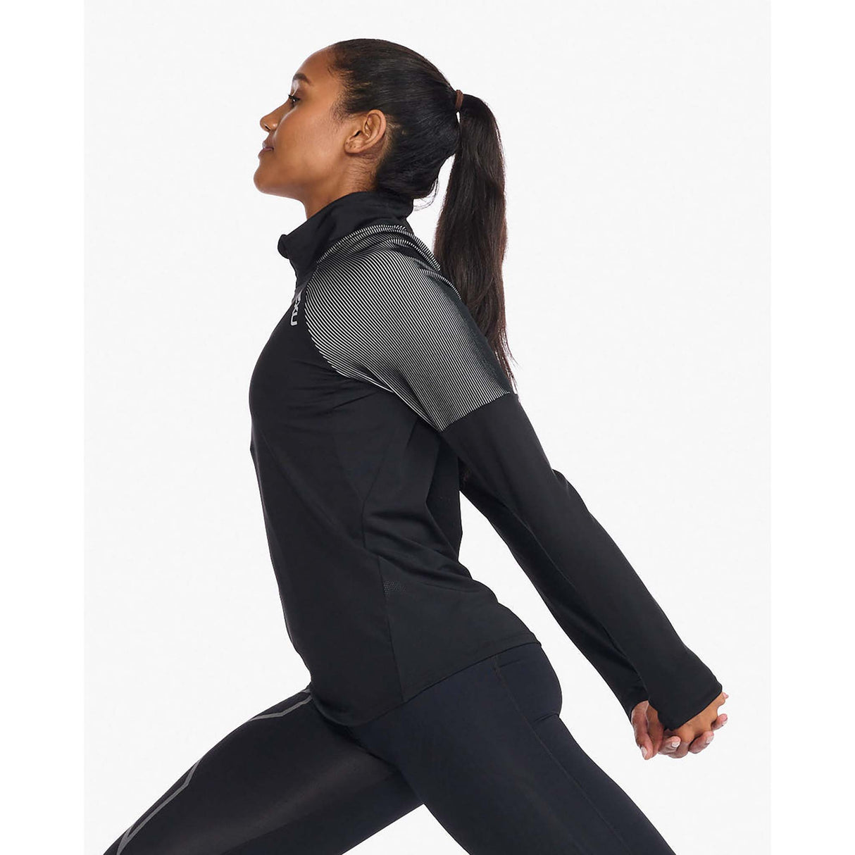 2XU Light Speed chandail manches longues 1/2 Zip noir réfléchissant femme lateral