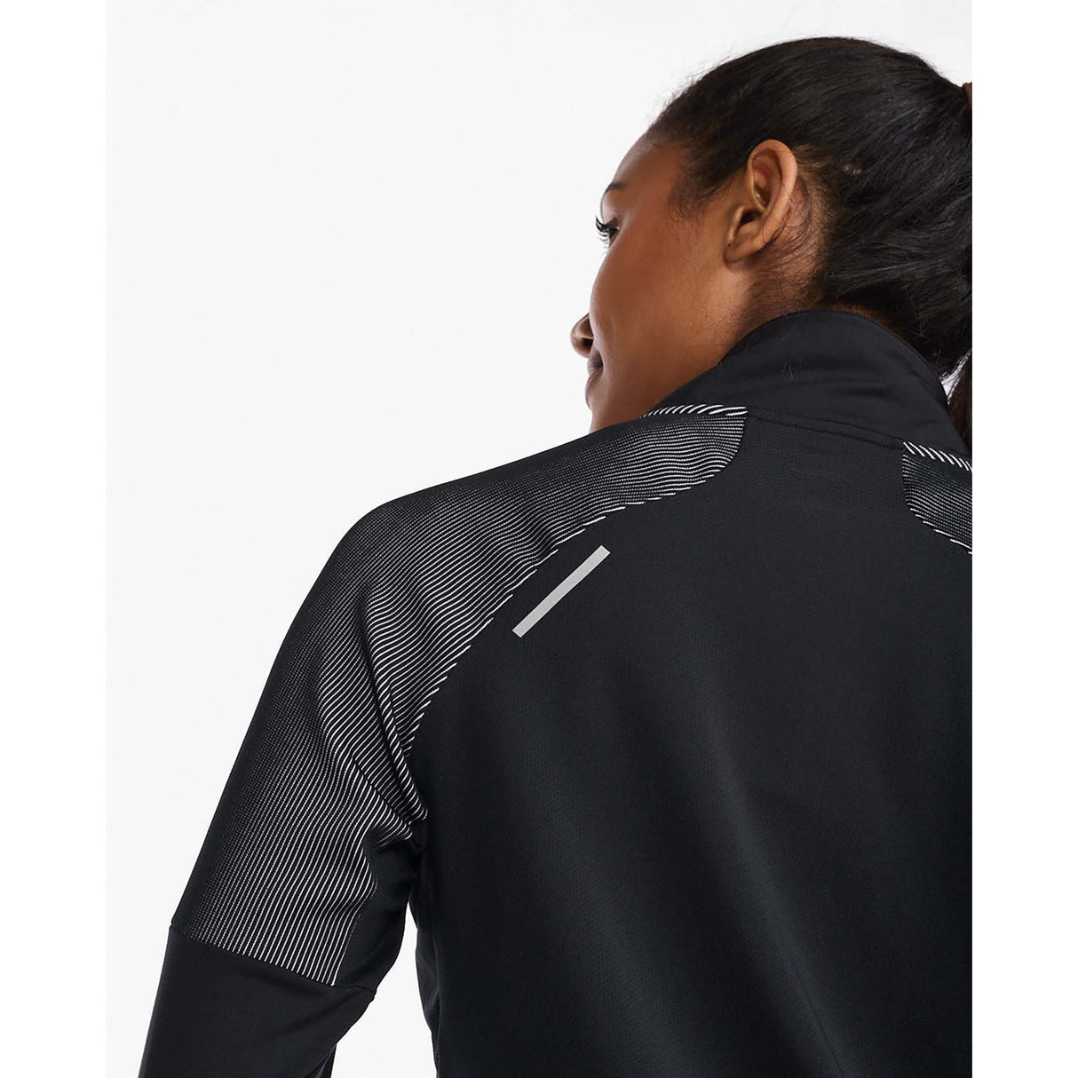 2XU Light Speed chandail manches longues 1/2 Zip noir réfléchissant femme epaule