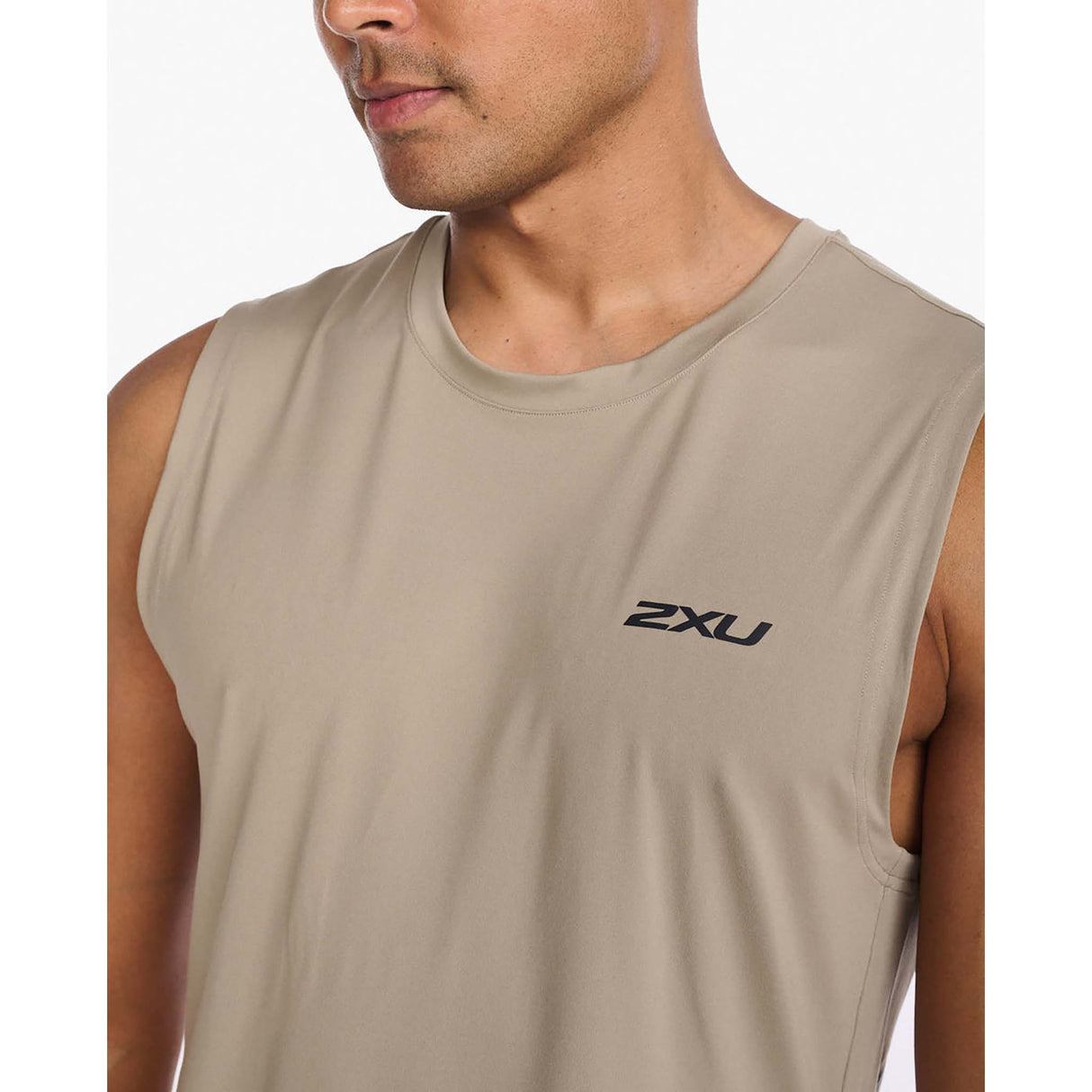 2XU Motion Tank débardeur de course à pied caillou homme col