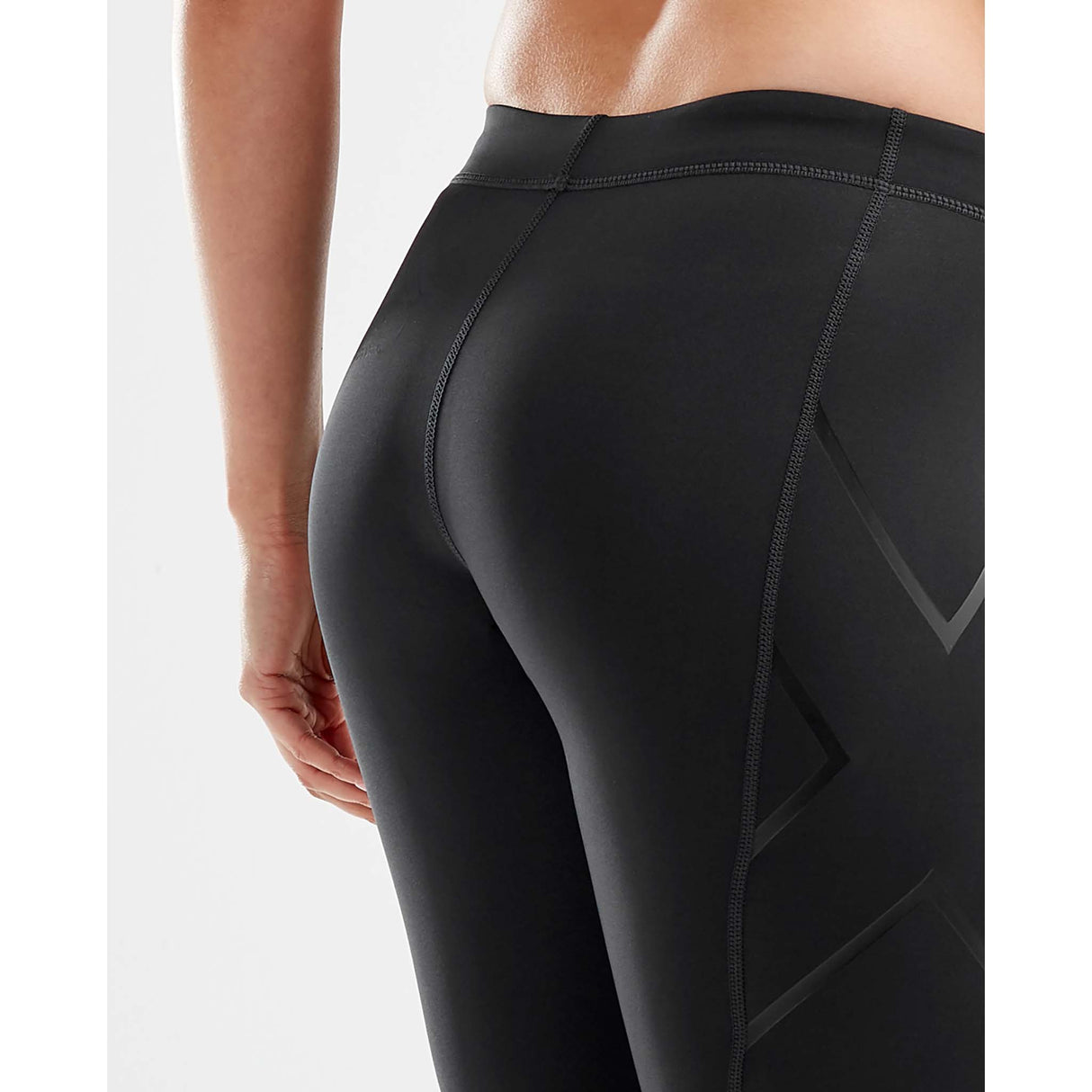 2XU Core Compression Short compressif sport pour femme dos 2