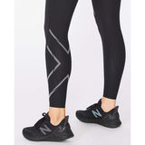 2XU Light Speed Mid-Rise Compression Tights legging compressif noir femme jambe