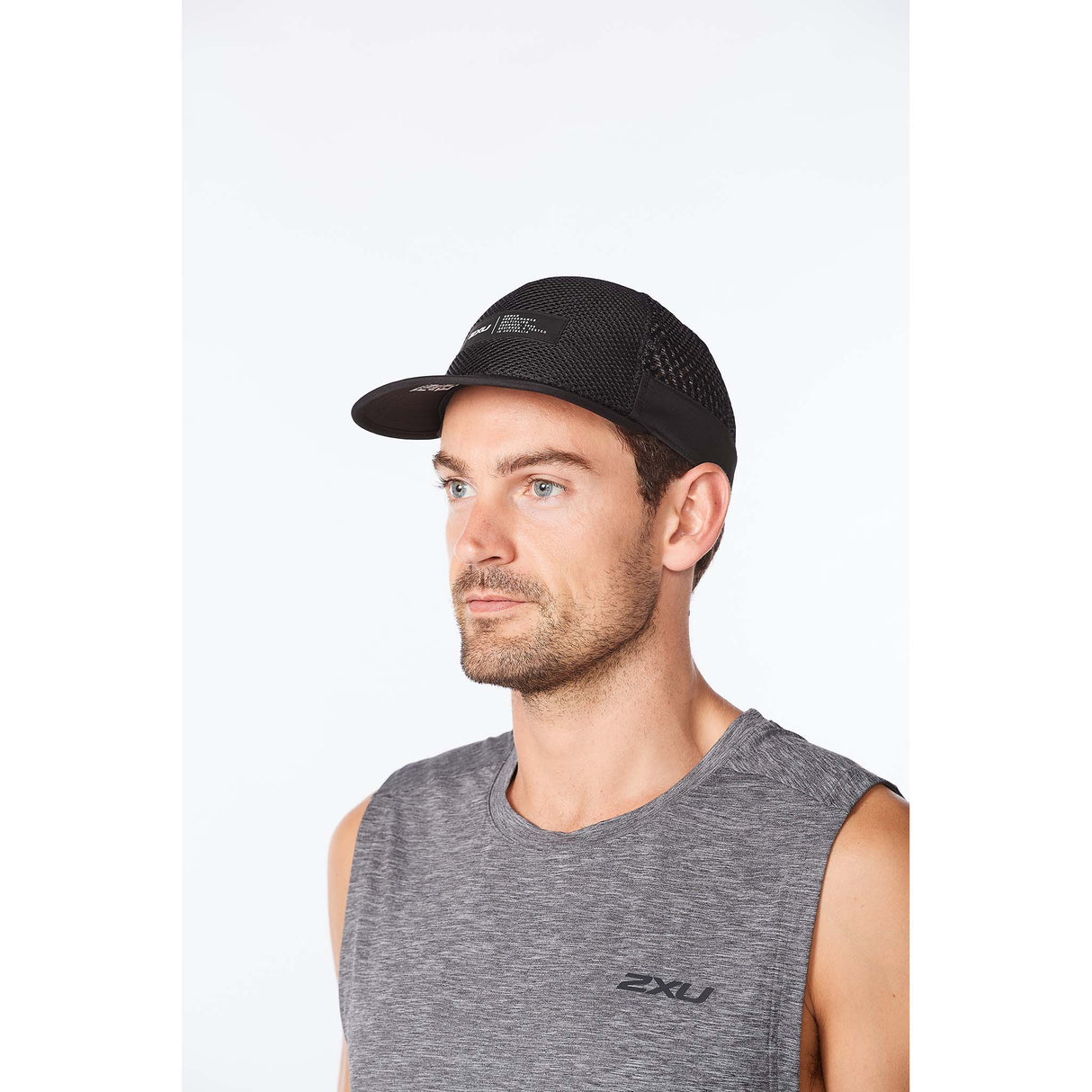 2XU Light Speed Trucker casquette de course à pied unisexe black finish line live homme