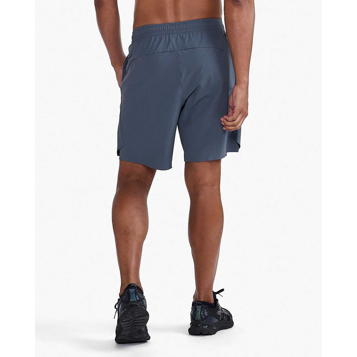 2XU Motion 8 Inch short de course à pied homme dos- turbulence /harbor mist