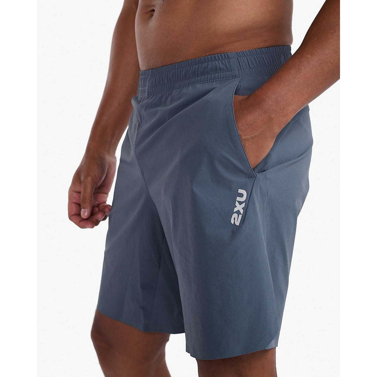 2XU Motion 8 Inch short de course à pied homme details taille- turbulence /harbor mist