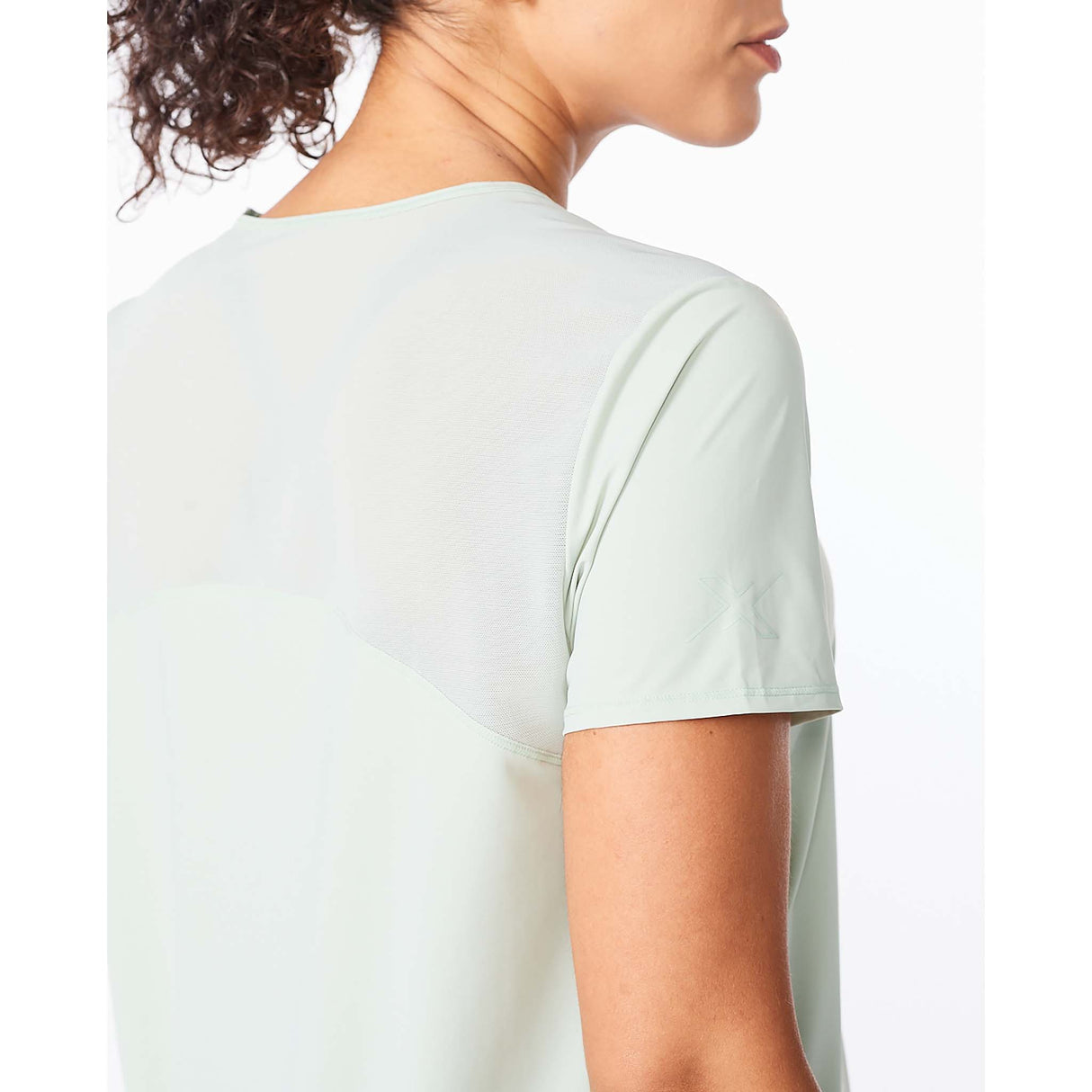 2XU Motion Mesh Tee t-shirt de course à pied mineral pour femme detail