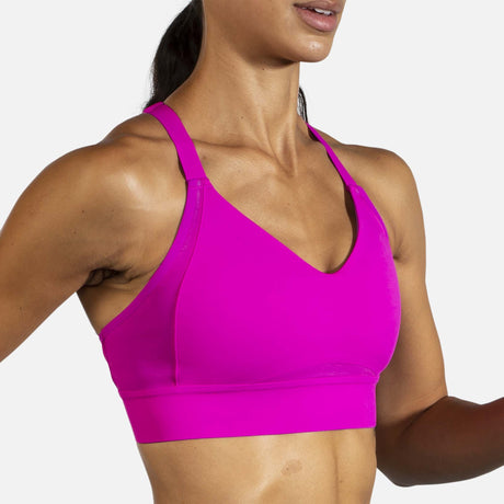 Brooks Drive Interlace Bra magenta heliotrope action