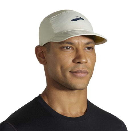 Brooks Lightweight Packable Hat casquette de course à pied honeydew face