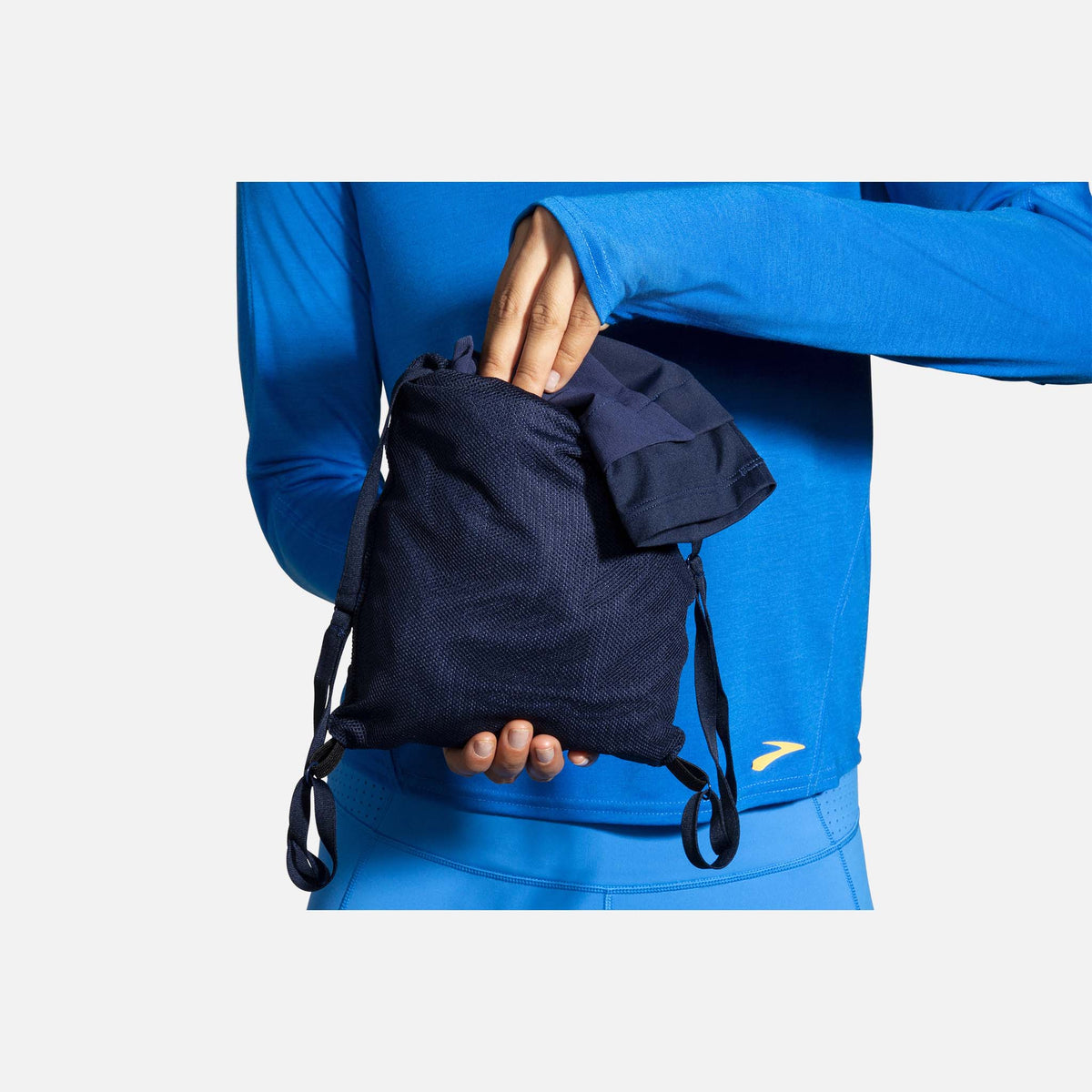 Brooks Fusion Hybrid Jacket manteau de course à pied navy blue bolt pour femme sac