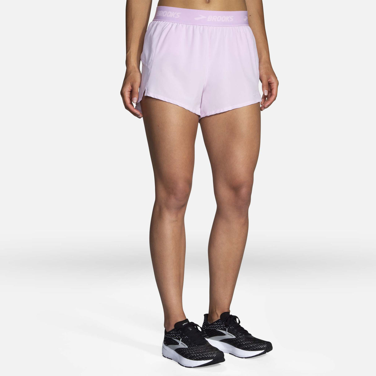 Brooks Chaser 3" shorts course orchid haze femme face 2
