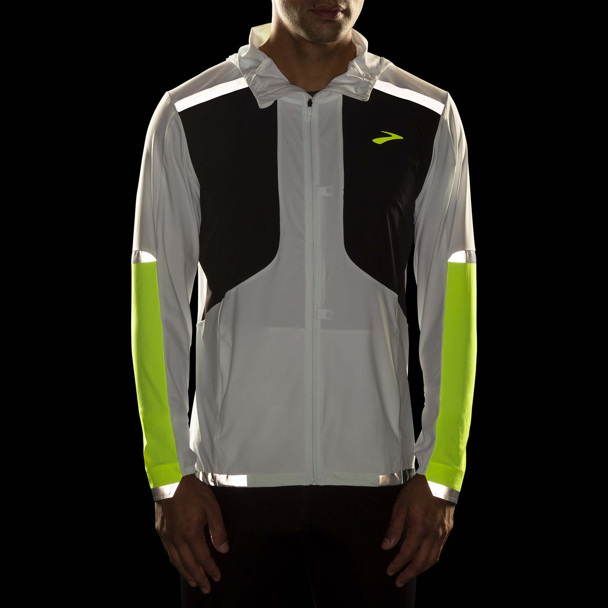 Brooks Carbonite Jacket de course a pied haute visibilité homme vue nocturne