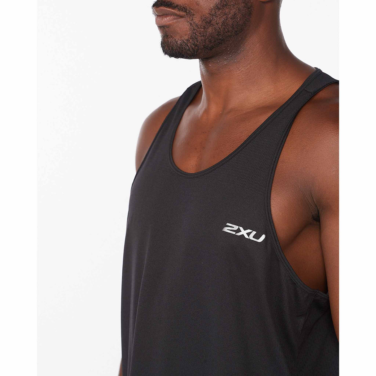 2XU Light Speed Tech Singlet maillot de corps pour homme Noir vue de près