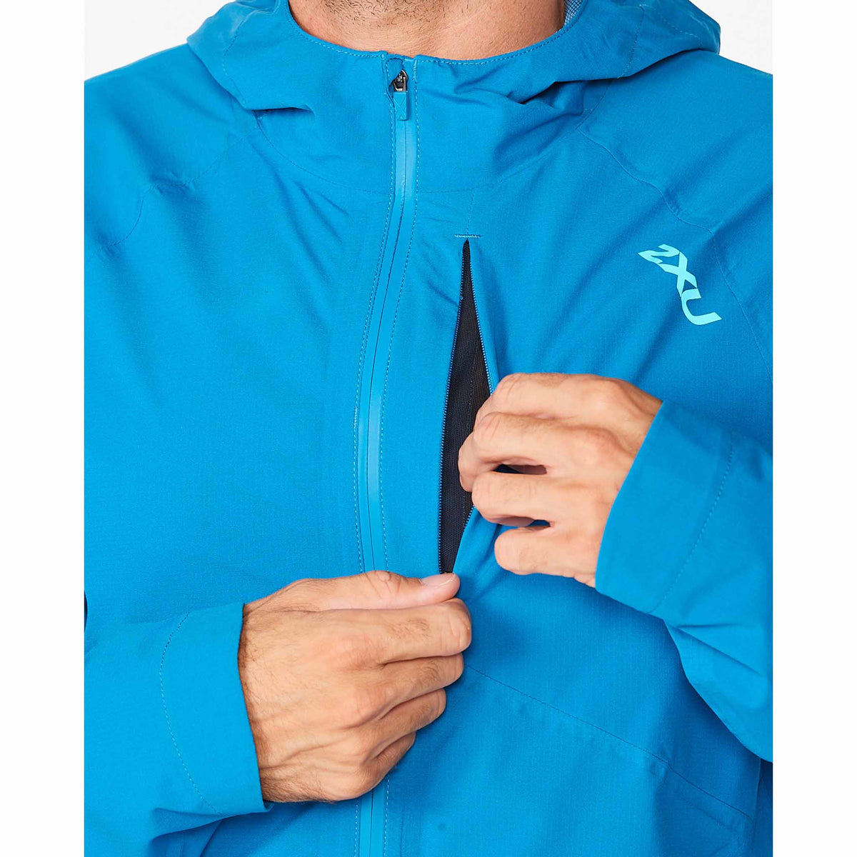 2XU manteau imperméable Light Speed WP Jacket pour homme Aquamarine pochette