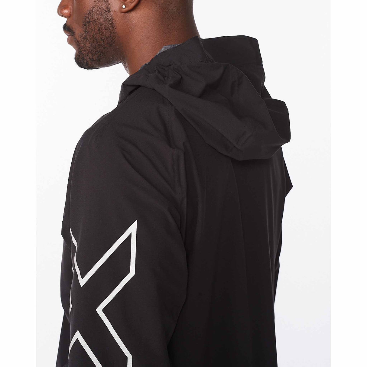 2XU manteau imperméable Light Speed WP Jacket pour homme Noir/Argent vue de côté