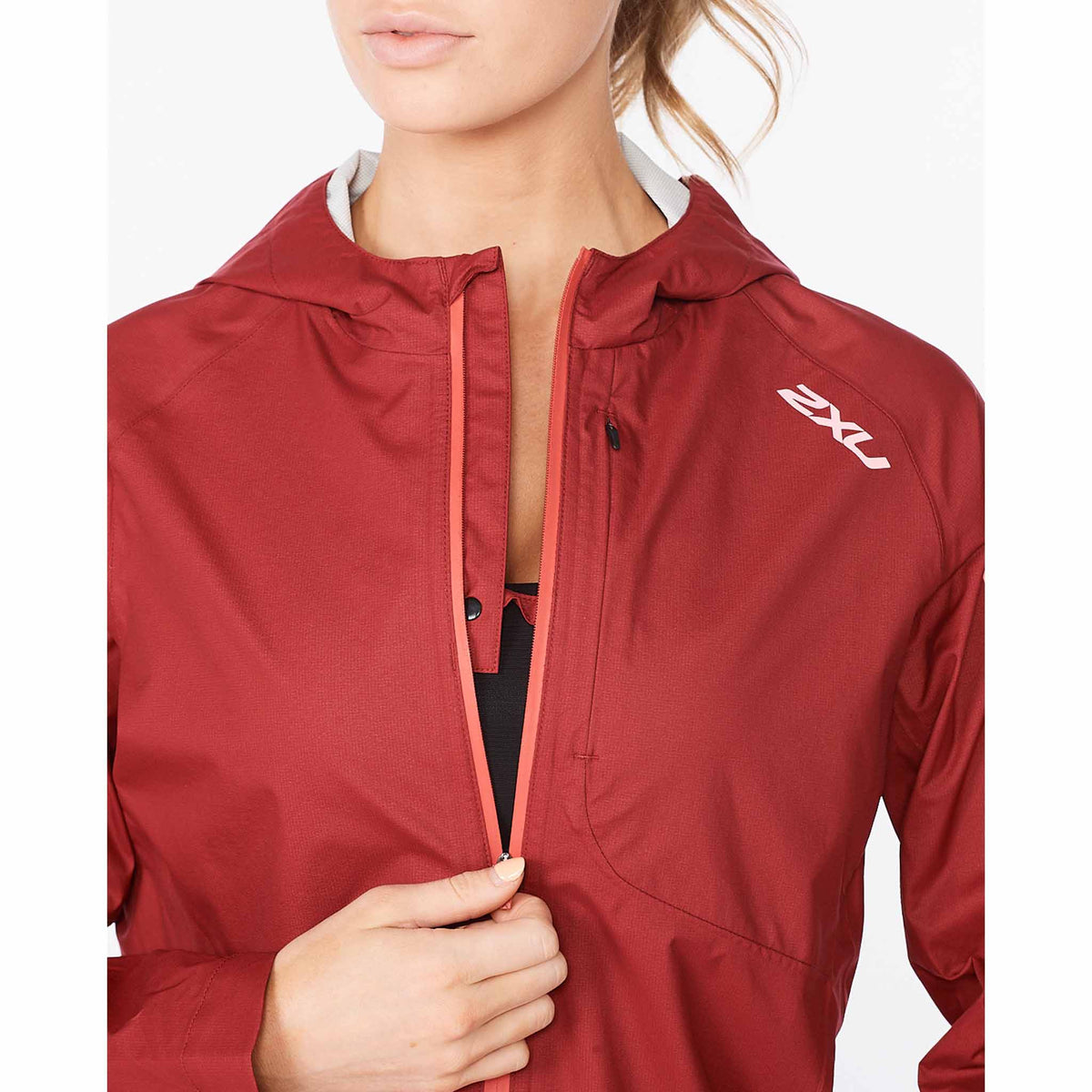 2XU Manteau imperméable Light Speed WP Jacket pour femme Cranberry/Cranberry Reflective zip
