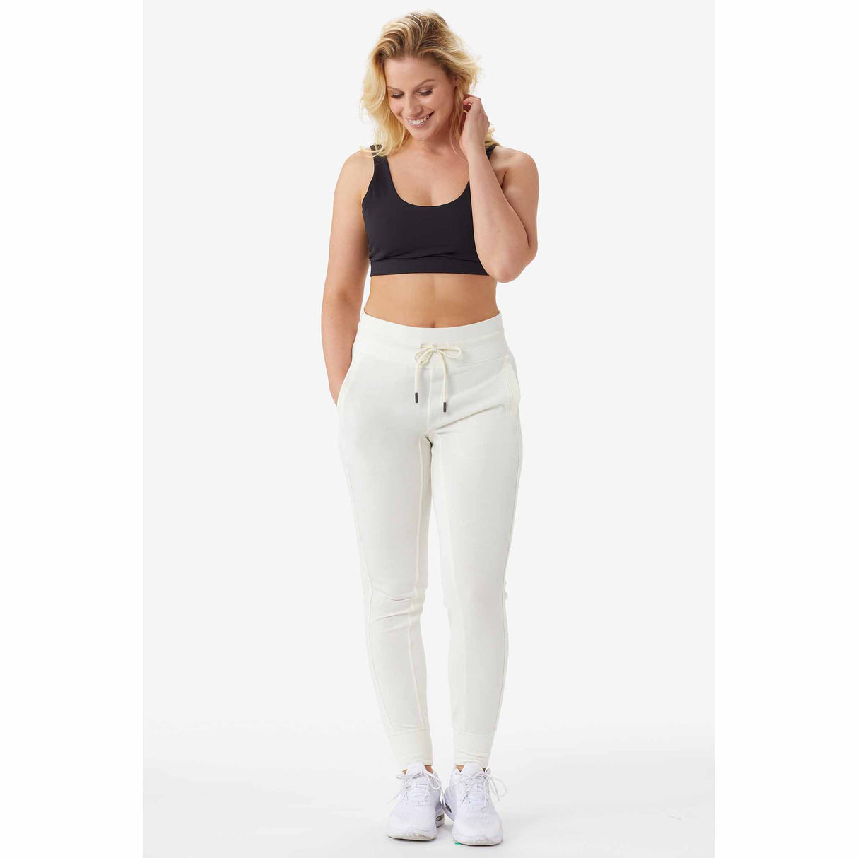 Lolë Dionne Jogger pantalon pour femme - Gardenia - Modèle 2