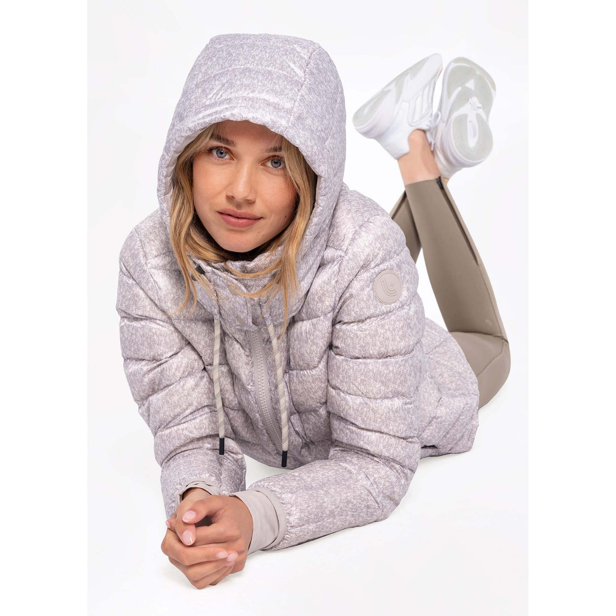 Lolë Emeline down jacket with hood for women