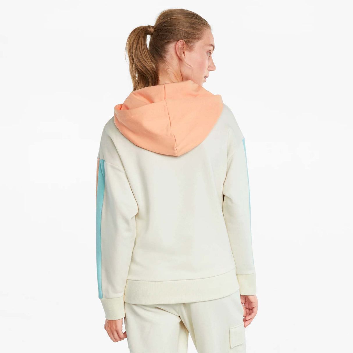 Sweatshirt Puma CLSX Hoodie TR à capuche pour femme dos live