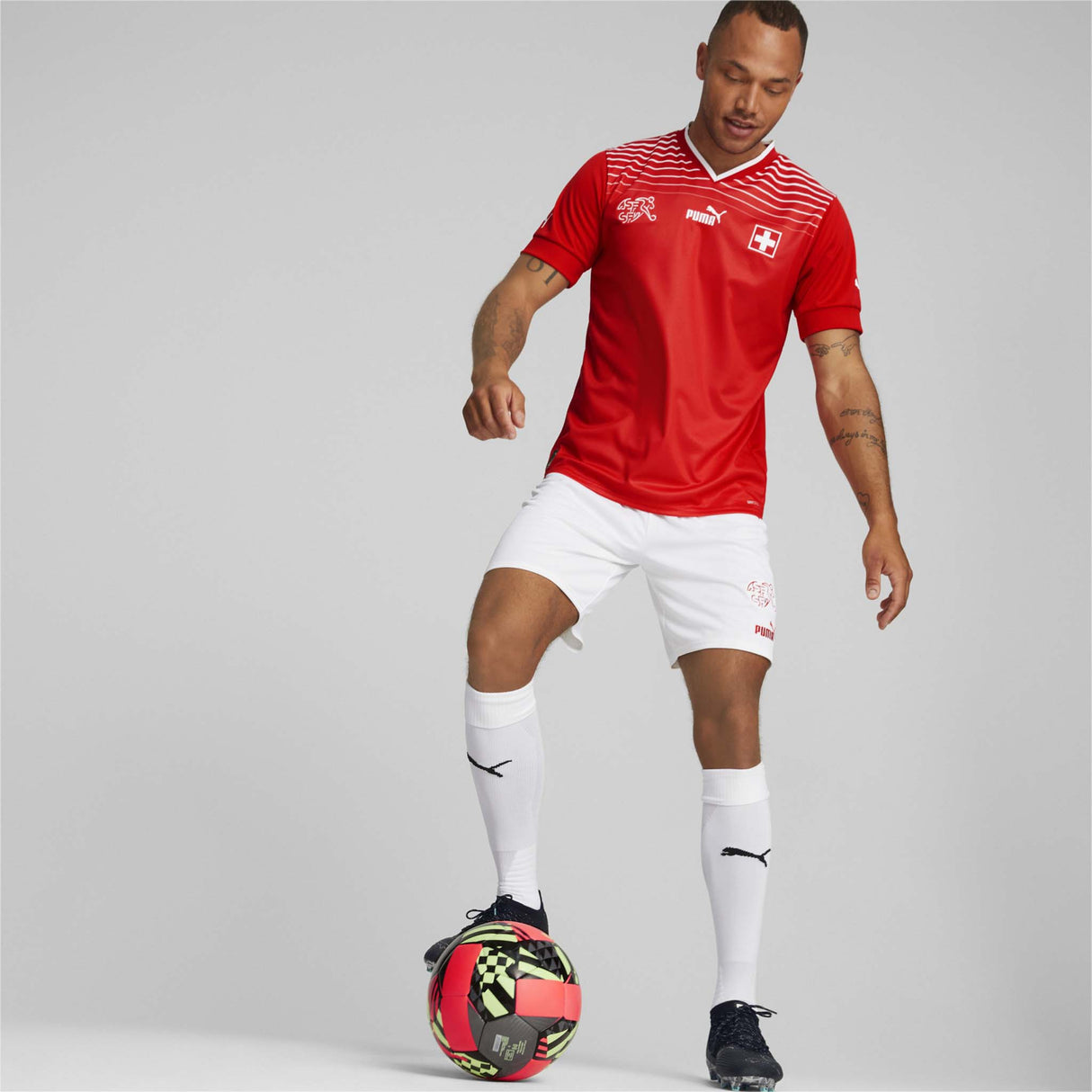 Maillot equipe nationale Suisse Puma 2022-23 live